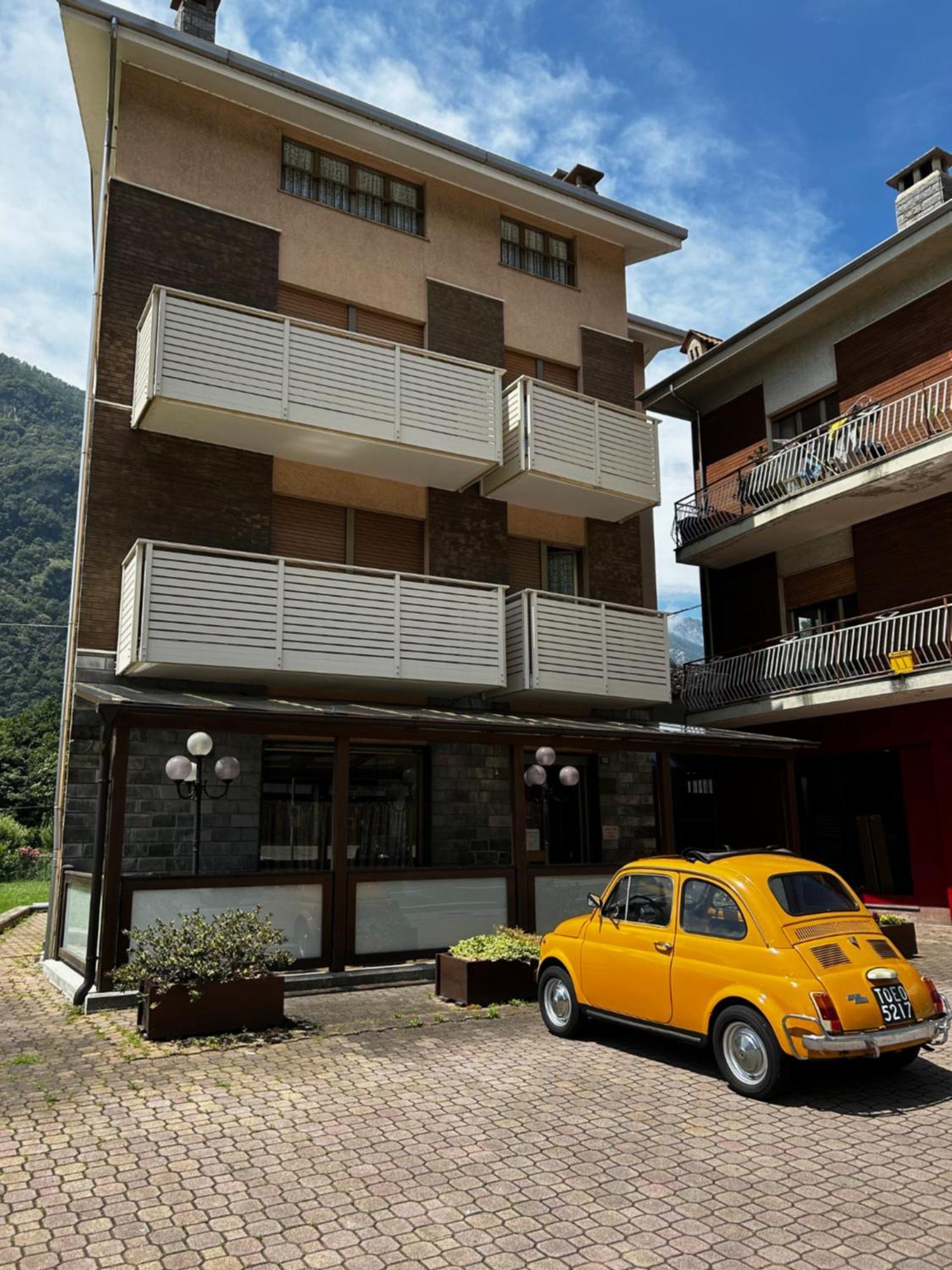 Albergo Carla Пон-Сен-Мартен Экстерьер фото