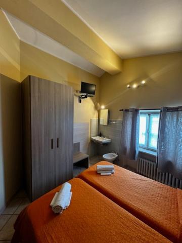 Albergo Carla Пон-Сен-Мартен Экстерьер фото